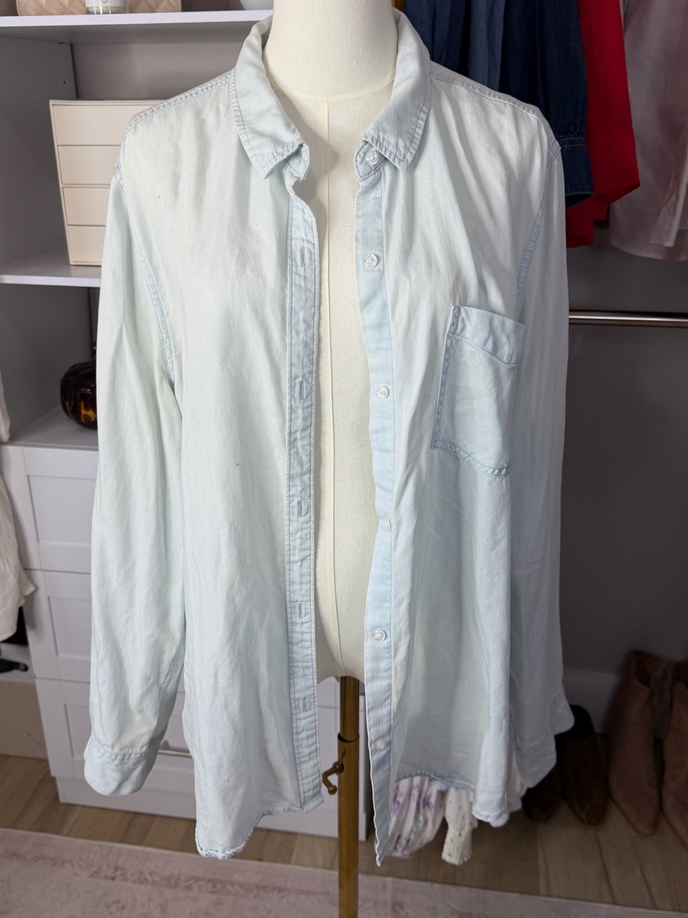 Time and Tru Light Blue Button-Down Shirt